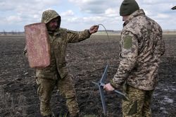 Nhà Trắng bị nhắc tên trong vụ hạn chế kết nối vệ tinh của Ukraine