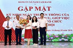 Đảng ủy xã Nam Cam Ranh gặp mặt kỷ niệm ngày truyền thống các cơ quan tham mưu, giúp việc