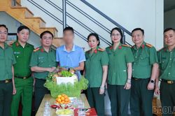Lãnh đạo Công an tỉnh thăm, động viên cán bộ bị thương khi làm nhiệm vụ