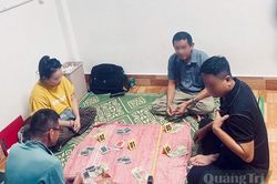 Công an xã Quảng Trạch khởi tố 4 đối tượng đánh bạc