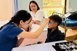 Gần 1.000 người dân xã Lũng Cú được khám và cấp thuốc miễn phí