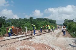 Hà Tĩnh: Gỡ nút thắt mặt bằng, thúc tiến độ dự án đường sắt hơn 1.480 tỷ đồng