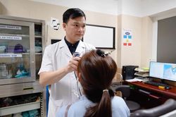 Hy hữu ca bệnh đỉa sống trong thanh quản
