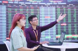 Chứng khoán phái sinh ngày 16/10: VN30-Index phục hồi, giao dịch vẫn thận trọng