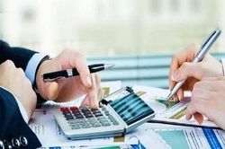 Doanh nghiệp đã nhận hoá đơn nhưng chưa thanh toán cho đối tác nước ngoài thì có phải kê khai thuế nhà thầu không?