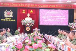 Gắn phong trào thi đua 'Ba nhất' với kết quả phục vụ nhân dân
