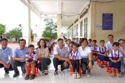 Tiếp sức cho học sinh khó khăn tại xã Khánh Lâm