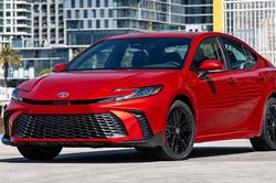 Toyota Camry 2027 ra mắt tại Mỹ, giá từ 781 triệu đồng