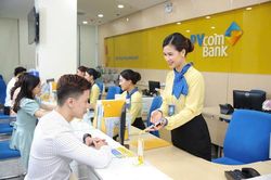 N&oacute;ng: nh&oacute;m 7 nh&agrave; đầu tư mua 32% cổ phần PVcomBank