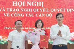 Xã Thiên Lộc công bố, trao các quyết định về công tác cán bộ