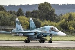 6 tiêm kích Su-34 Nga phơi mình 'chào đón' tên lửa Neptune Ukraine