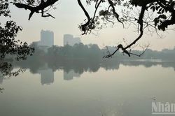 Thời tiết ngày 17/10: Bắc Bộ, Trung Bộ ngày nắng, sáng có sương mù