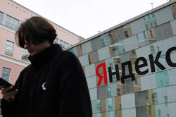 Ukraine đánh vào 'Google của Nga', internet trở thành mặt trận mới
