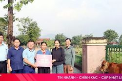 Xã Kỳ Xuân trao 32 mô hình sinh kế cho các hộ có hoàn cảnh khó khăn