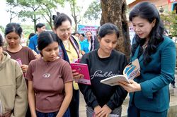 20/10, mong thay hoa bằng hộp sữa, thẻ khám thai dành tặng mẹ bầu khó khăn ở Gia Lai