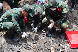 Phát hiện, quy tập thêm 13 hài cốt liệt sĩ tại Công viên Lê Thị Riêng