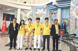 Học sinh Quốc Học - Huế giành Huy chương Bạc Olympic Vật lí quốc tế Al-Fergani