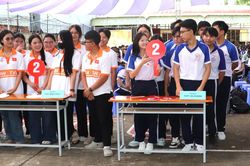 Hơn 400 học sinh, sinh vi&ecirc;n t&igrave;m hiểu ph&aacute;p luật an to&agrave;n giao th&ocirc;ng