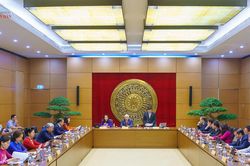 Phát huy mạng lưới bưu chính, giảm chi phí, phục vụ người dân tốt hơn