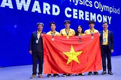 4/4 học sinh đoạt huy chương Olympic Vật lí Quốc tế Al-Fergani