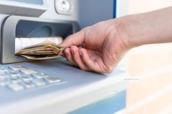 Cần chú ý những trường hợp bị tạm dừng giao dịch ngân hàng