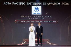Tổng Gi&aacute;m đốc Vinapharm lần thứ ba nhận giải 'Doanh nh&acirc;n xuất sắc ch&acirc;u &Aacute;'