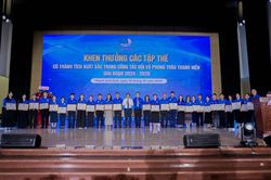 Hai hội viên Hội Doanh nhân trẻ TP.Huế vinh dự nhận bằng khen