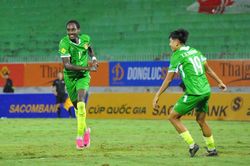 PVF-CAND hòa Hưng Yên 1-1 trong trận đấu giằng co