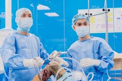 Thất bại sau mổ thay khớp là nỗi ám ảnh của bác sĩ chấn thương chỉnh hình
