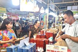 Gỡ r&agrave;o cản để th&uacute;c đẩy ti&ecirc;u d&ugrave;ng xanh