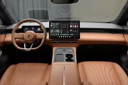 Sedan cao cấp ngang cỡ Mercedes-Benz trang bị động cơ 2in1, chạy 240km không tốn 1 giọt xăng, giá từ 743 triệu đồng