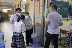 Cần l&agrave;m g&igrave; khi nghi ngờ mắc bệnh n&atilde;o m&ocirc; cầu?