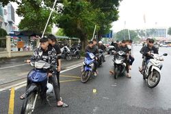 Nhóm thanh thiếu niên ở Huế mang hung khí, gây rối trật tự công cộng