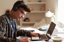 Tuyệt kỹ 'học bá': 3 kỹ năng bạn không nên 'nhường' cho trí tuệ nhân tạo