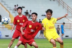 H&igrave;nh ảnh loạt trận s&aacute;ng 18-10