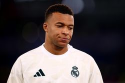 Thắng kiện PSG, Mbappe bị chính luật sư đòi nợ