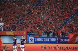 Sắc m&agrave;u v&agrave; cảm x&uacute;c trận derby Thủ đ&ocirc;