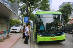 H&agrave; Nội tăng tốc 'xanh h&oacute;a' hệ thống xe bu&yacute;t