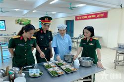 Cô Tấm người Mường ở Học viện Chính trị