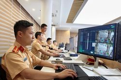Vi phạm về giao th&ocirc;ng c&oacute; thể nộp phạt qua ứng dụng VNeTraffic