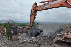 Lật tẩy đường d&acirc;y ch&ocirc;n lấp tr&aacute;i ph&eacute;p 300 tấn chất thải c&ocirc;ng nghiệp