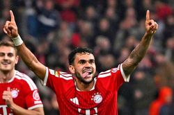 'Song tấu' Kane - Diaz giúp Bayern Munich thắng kiểu tennis
