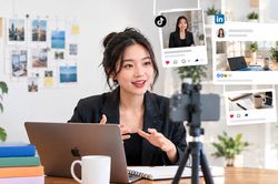 Kiếm h&agrave;ng ngh&igrave;n USD nhờ kể chuyện nghề tr&ecirc;n LinkedIn
