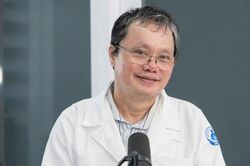 B&aacute;c sĩ Trương Hữu Khanh chỉ c&aacute;ch dễ d&agrave;ng ph&acirc;n biệt c&uacute;m v&agrave; n&atilde;o m&ocirc; cầu