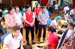 Trao giọt m&aacute;u đ&agrave;o, gửi trọn y&ecirc;u thương