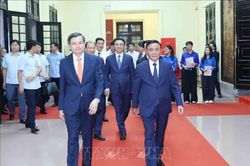 Thường trực Ban B&iacute; thư dự Lễ Trao giải Cuộc thi ch&iacute;nh luận về bảo vệ nền tảng tư tưởng của Đảng lần thứ S&aacute;u