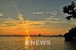 Thời tiết ng&agrave;y 18/10: Nhiều nơi tr&ecirc;n cả nước ng&agrave;y nắng, chiều tối c&oacute; mưa d&ocirc;ng