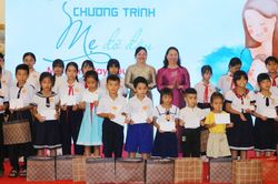 Phụ nữ Huế kết nối y&ecirc;u thương hỗ trợ trẻ mồ c&ocirc;i
