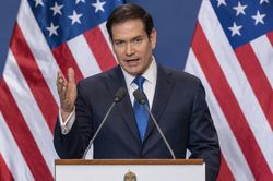Ngoại trưởng Mỹ n&ecirc;u l&yacute; do &ocirc;ng Trump ho&atilde;n trừng phạt Nga trong 60 ng&agrave;y