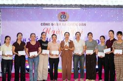 Ng&agrave;y hội 'Sắc hoa Th&aacute;ng 10' tại x&atilde; Chi&ecirc;n Đ&agrave;n
